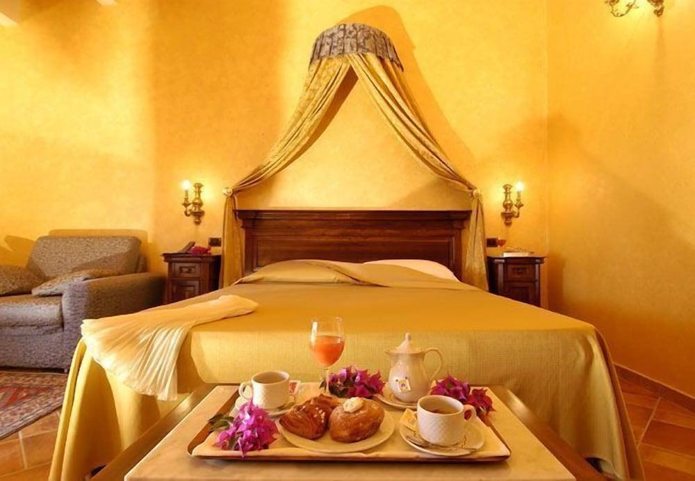 Il Podere Hotel Restaurant