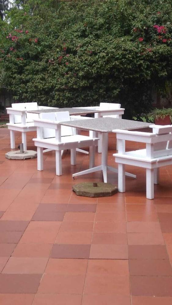 Canefields Country House