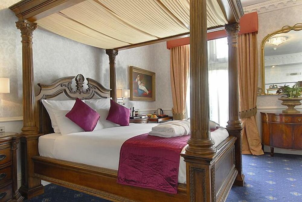 Grand Royale Hyde Park