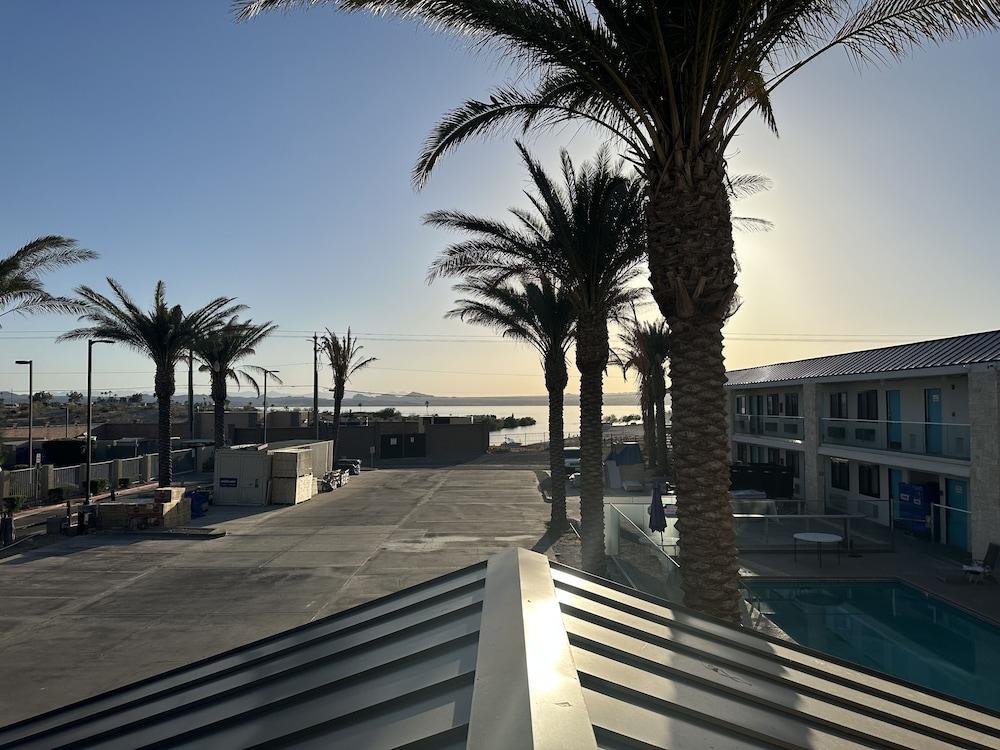 Sway Hotel Lake Havasu