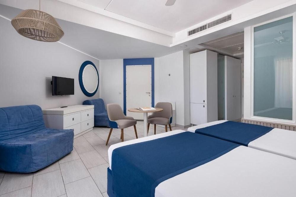 db Seabank Resort and Spa