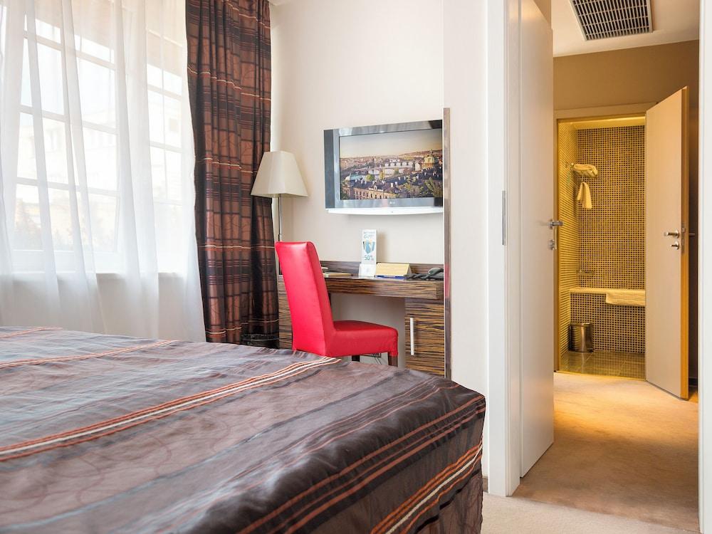 EA Hotel Crystal Palace