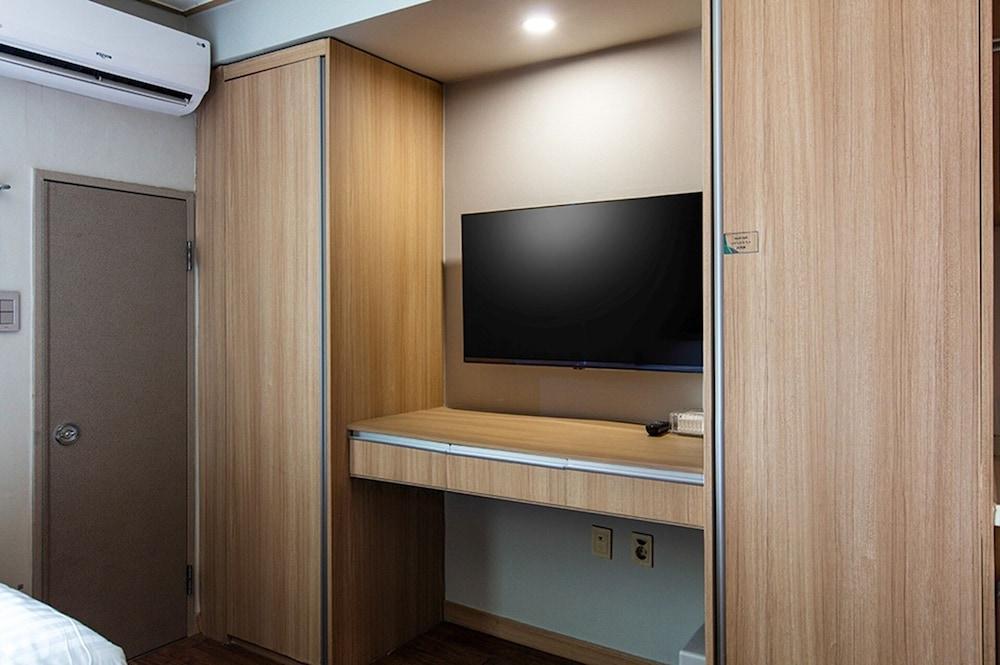 Western Coop Residence Dongdaemun