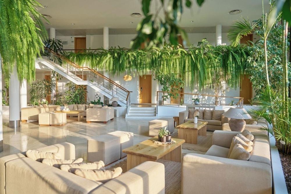 Caloura Hotel Resort