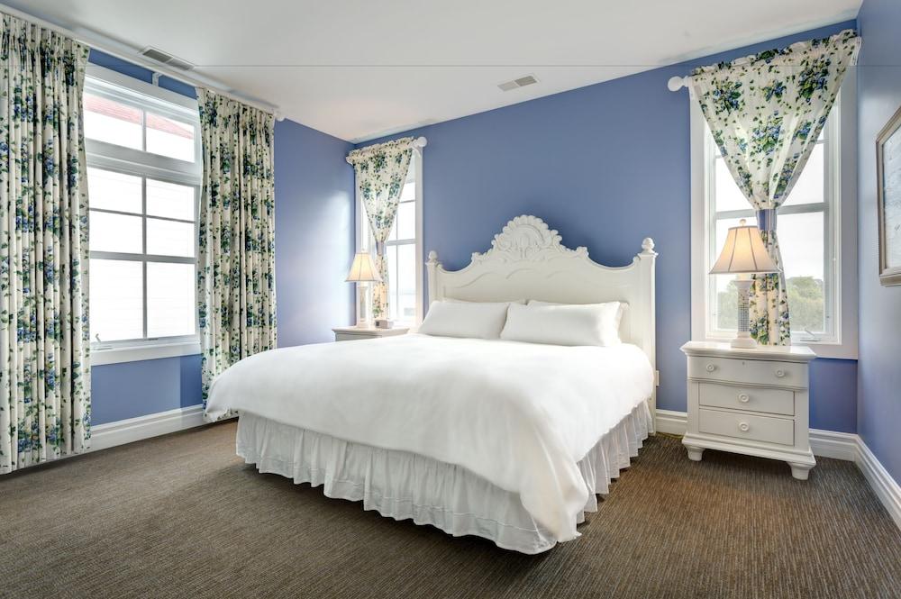 Cottages at Bay Harbor