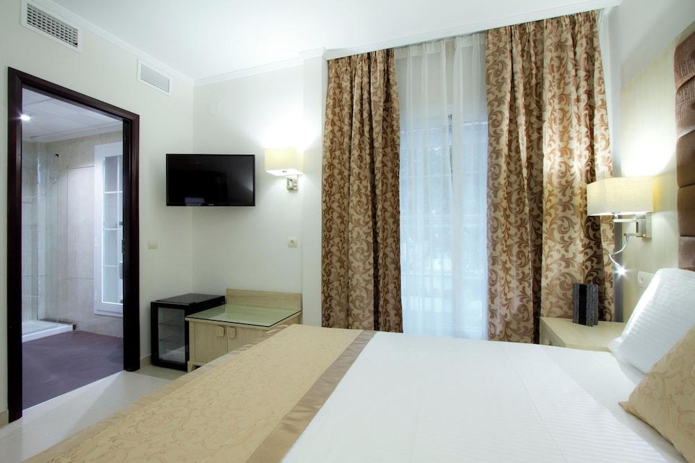 Moon Dreams Torremolinos - Adults Recommended