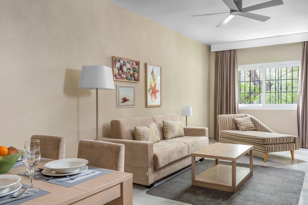 Royal Oasis Club at Pueblo Quinta