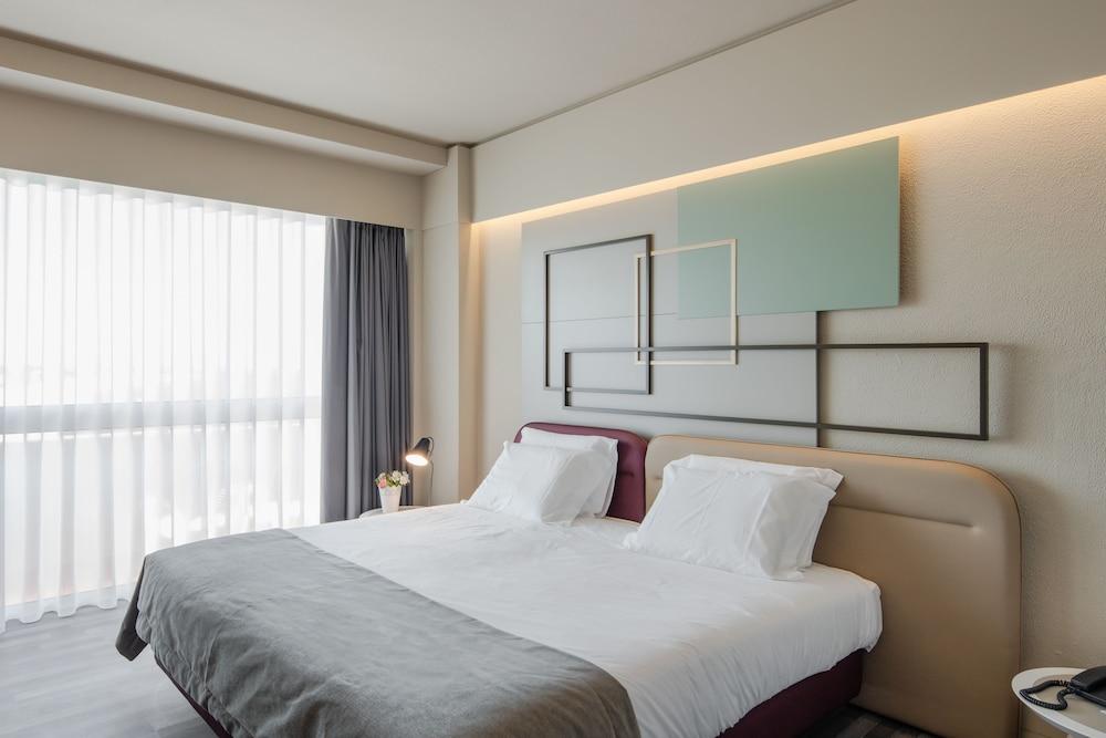 Axis Ofir Beach Resort Hotel