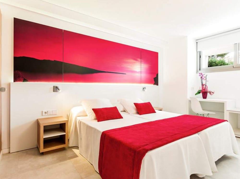 Apartamentos Playas Cas Saboners