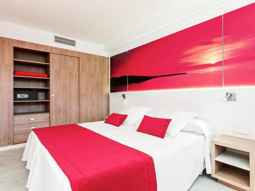 Apartamentos Playas Cas Saboners