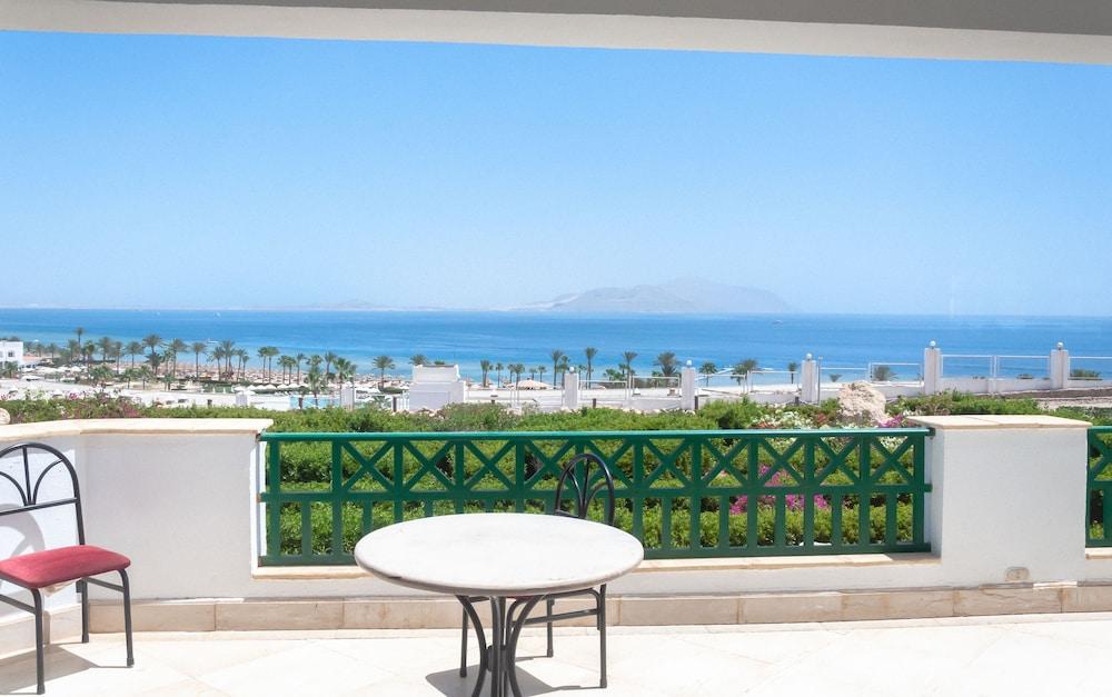 Coral Beach Resort Montazah