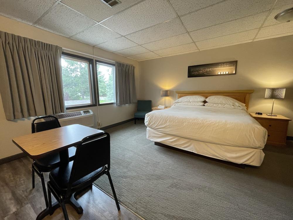 Boulder Twin Lakes Inn