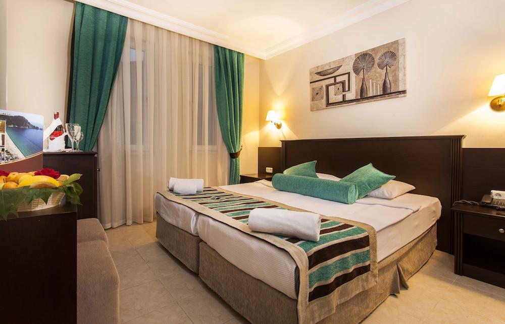 Kleopatra Royal Palm Hotel