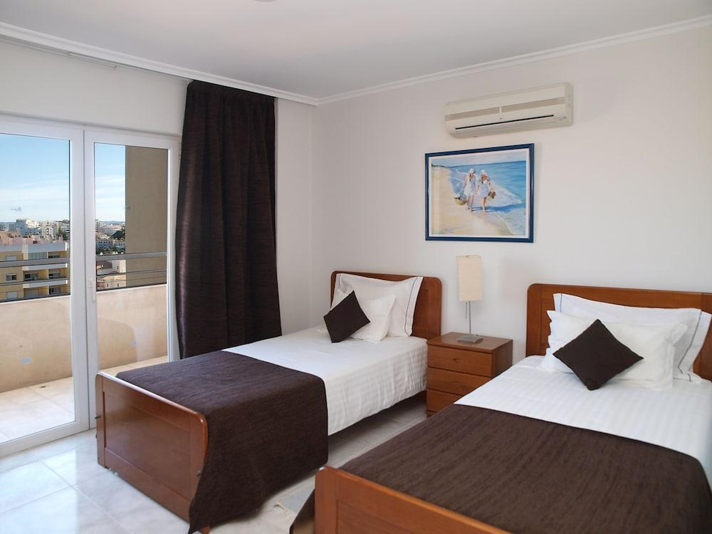 Apartamentos Jardins da Rocha