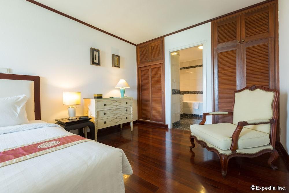 Saigon Domaine Luxury Residences