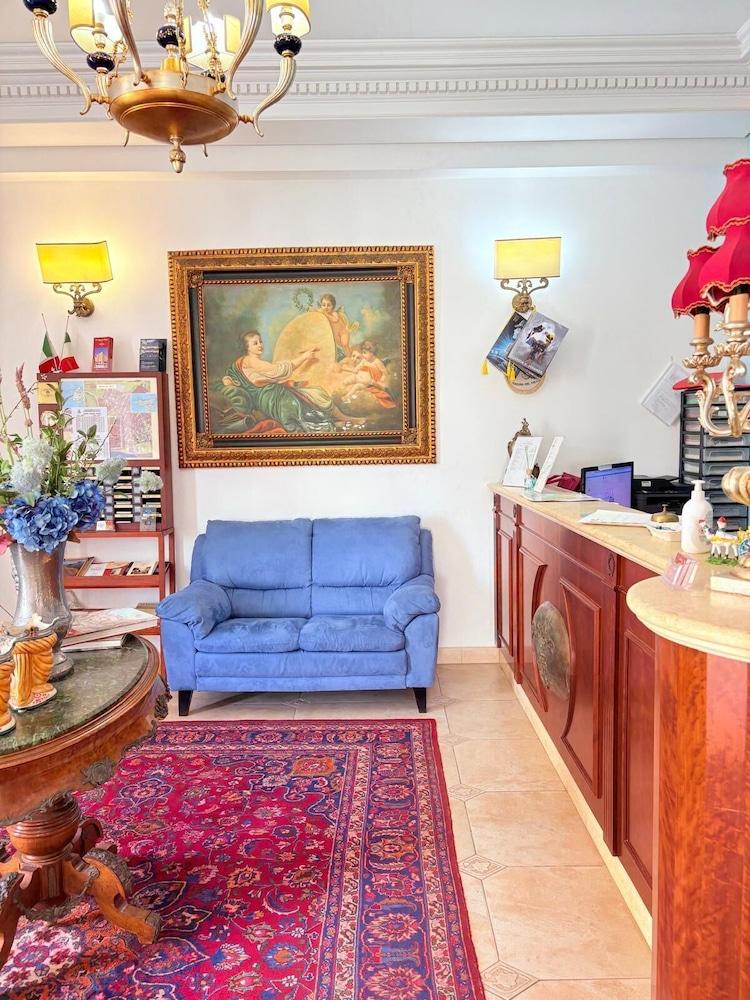 Hotel D'Angelo Palace