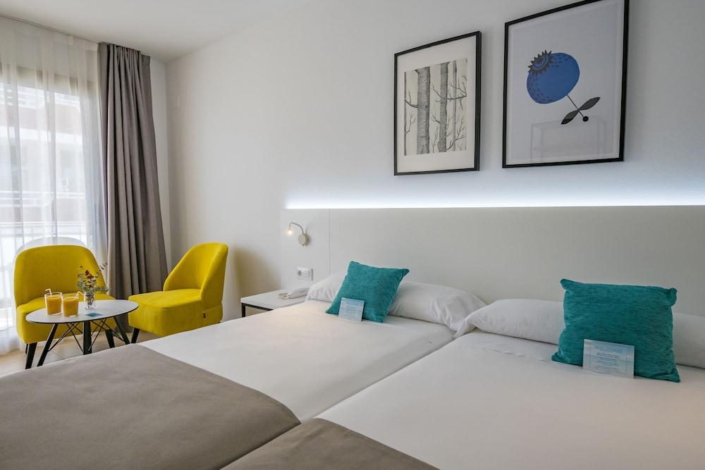 DWO Sirius -Adults Only