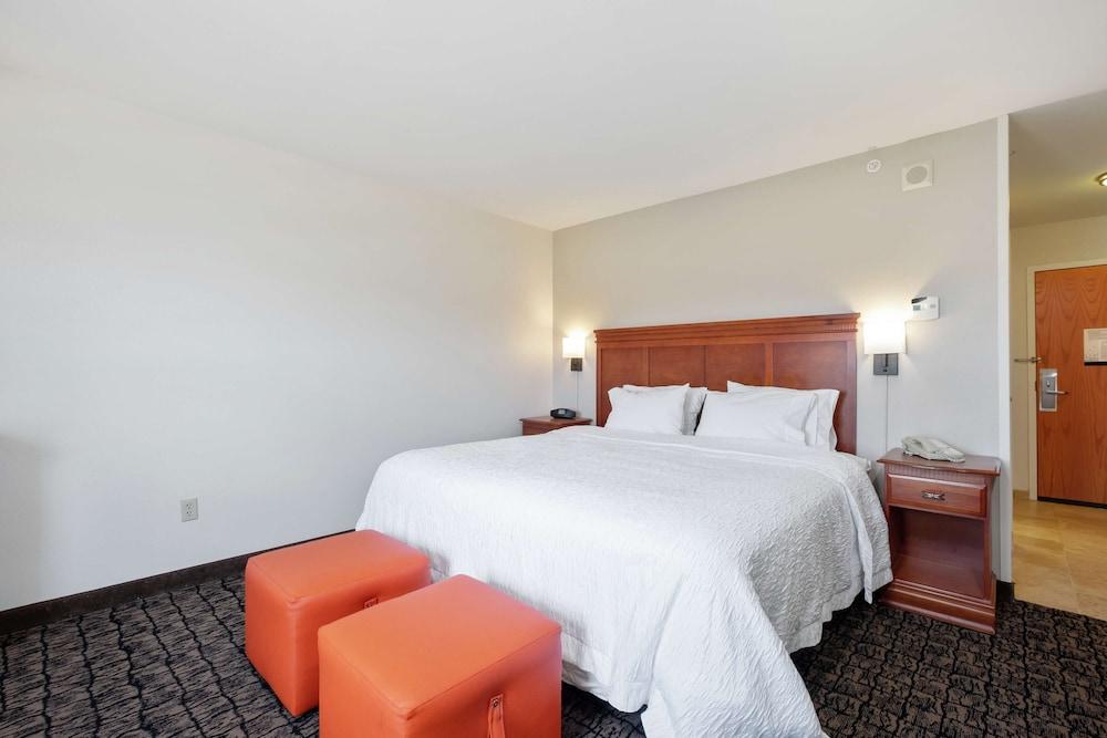 Hampton Inn & Suites Rockland