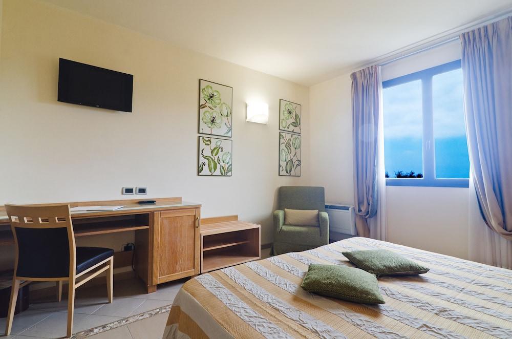 Castellaro Golf Resort