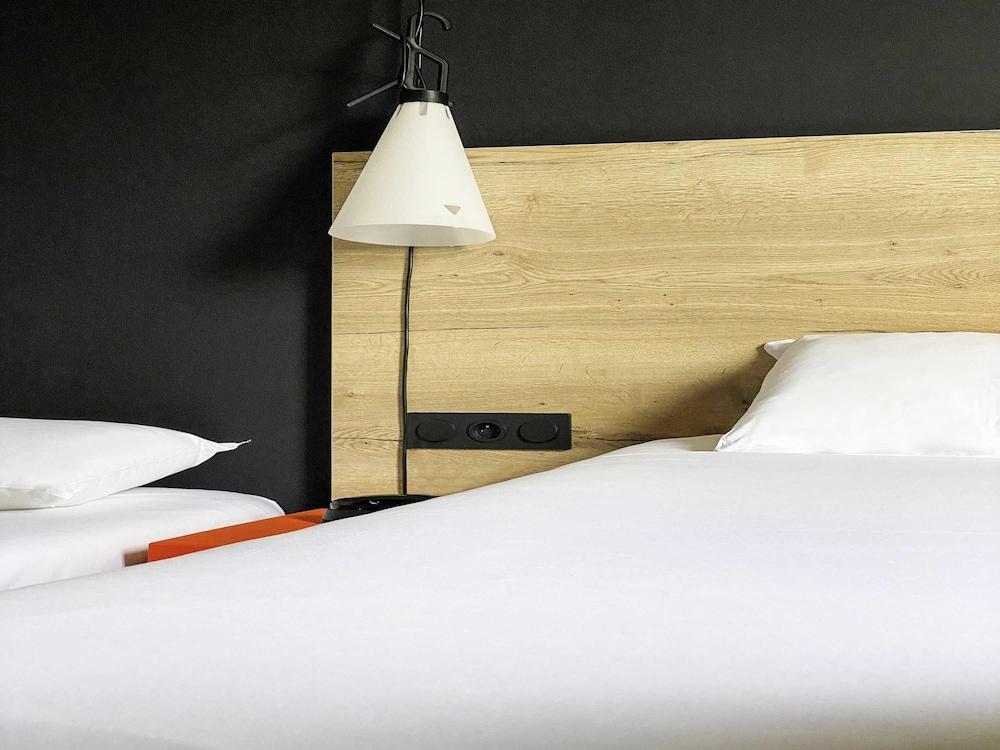 ibis Styles Crolles Grenoble A41