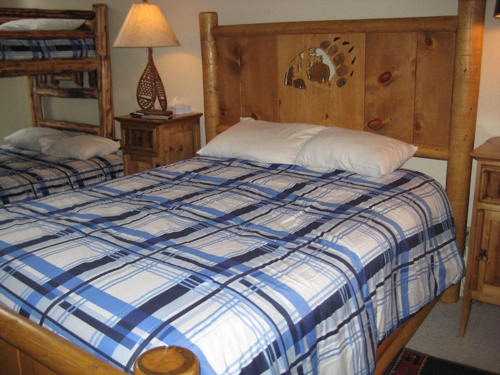 Hidden Valley by Mammoth Reservation Bureau