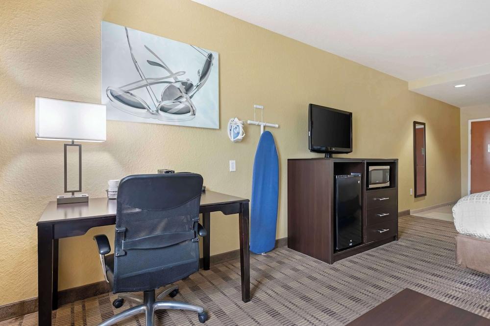 Best Western Edgewater Inn