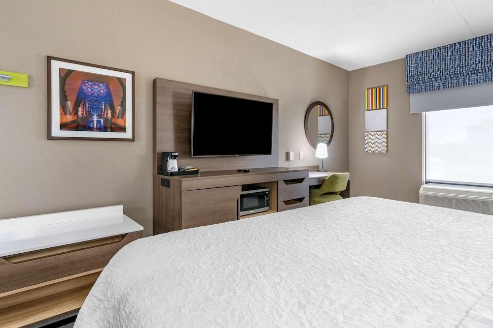 Hampton Inn & Suites Louisville East