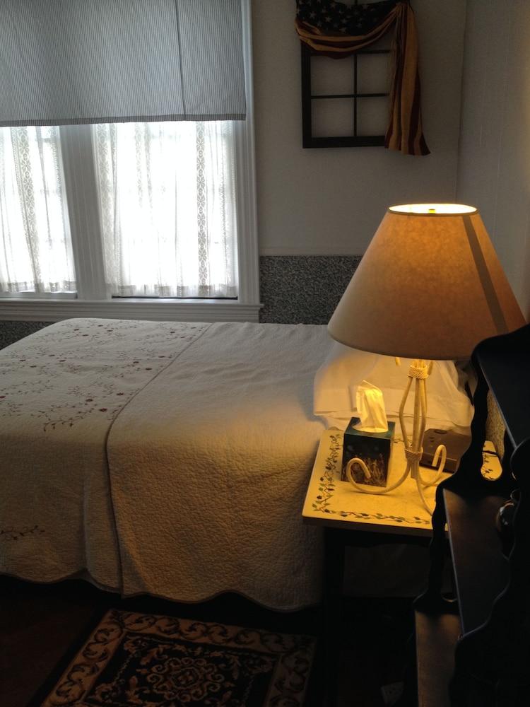 Red Lion Bed & Breakfast