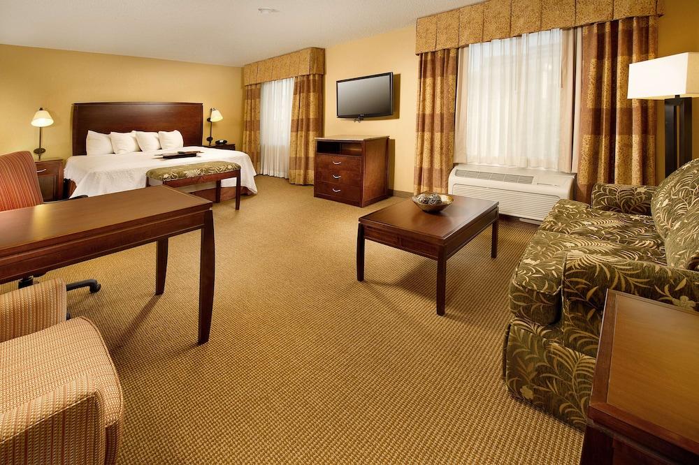 Hampton Inn & Suites San Antonio-Airport