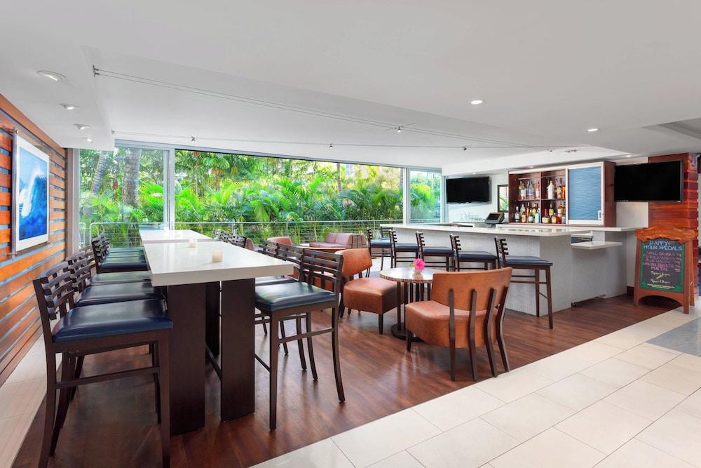 Courtyard by Marriott Waikiki Beach