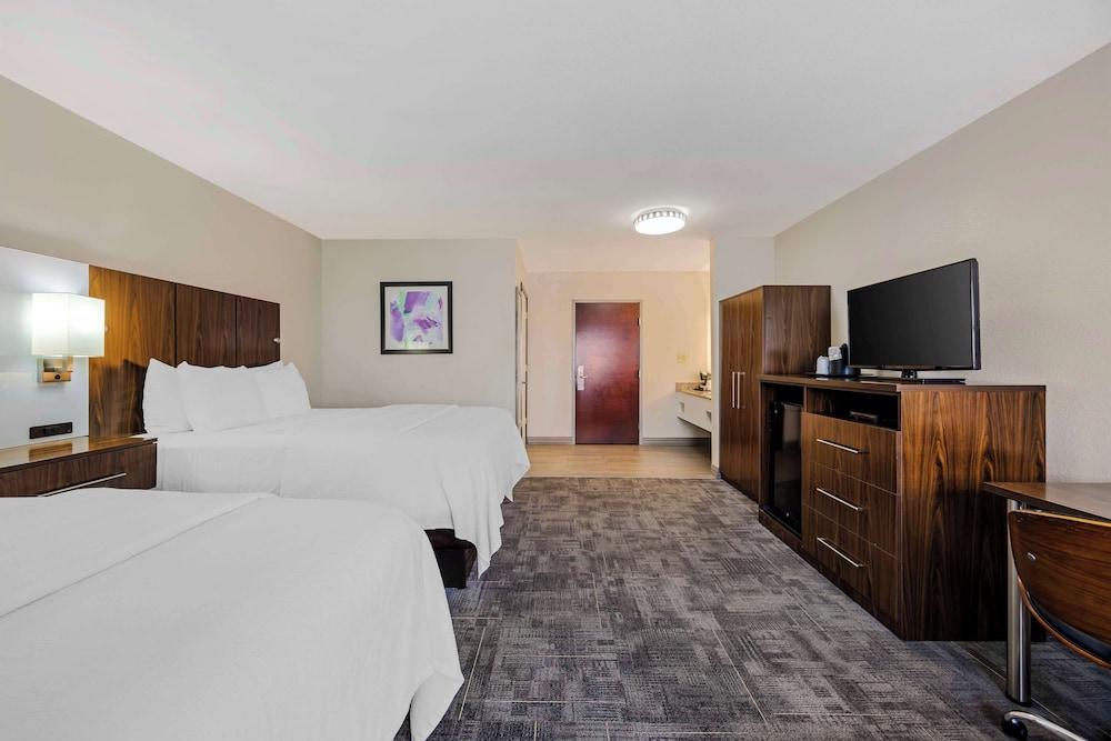 Best Western Plus Gen X Inn