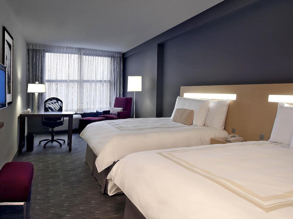 Novotel Montreal Aeroport