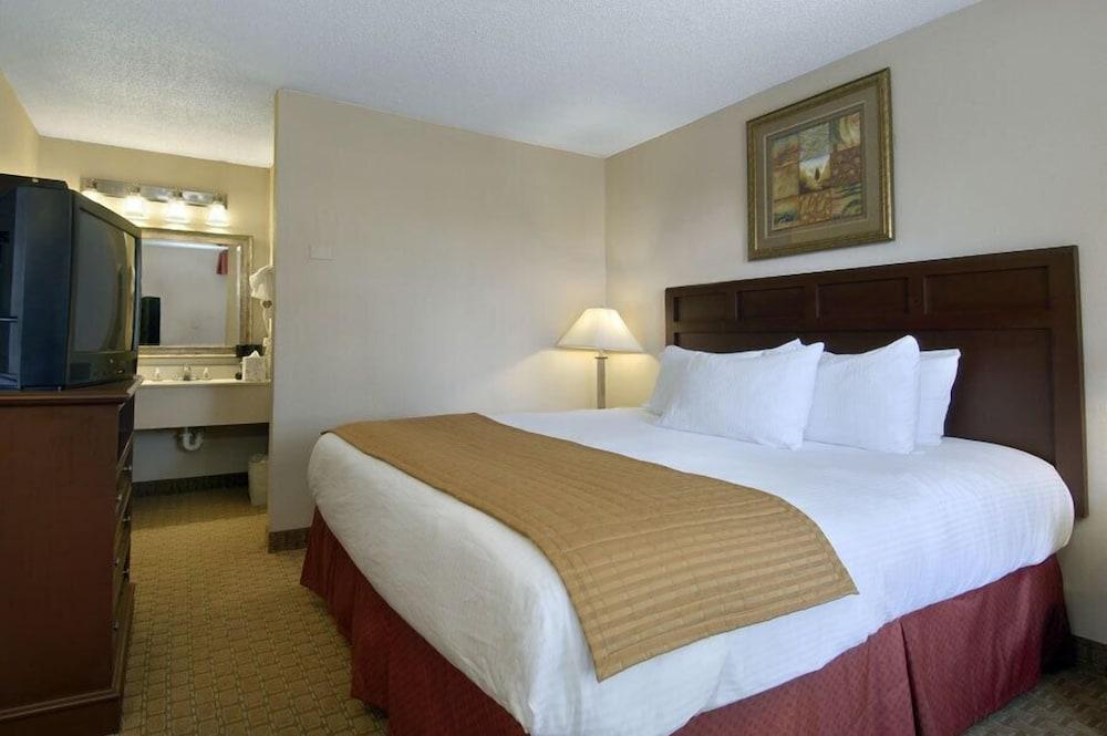 Baymont by Wyndham Mobile/ I-65