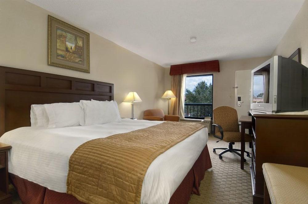 Baymont by Wyndham Mobile/ I-65