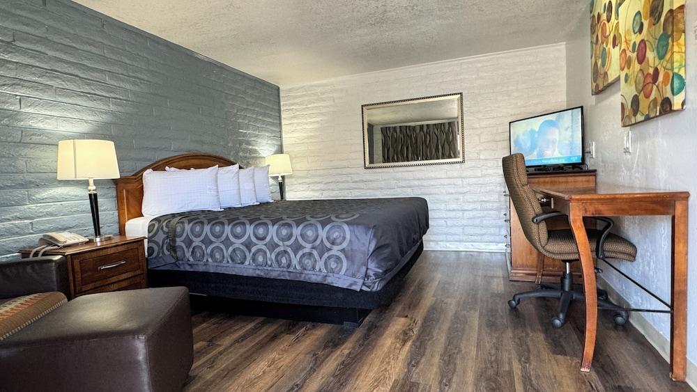 Hitching Post Studios Inn