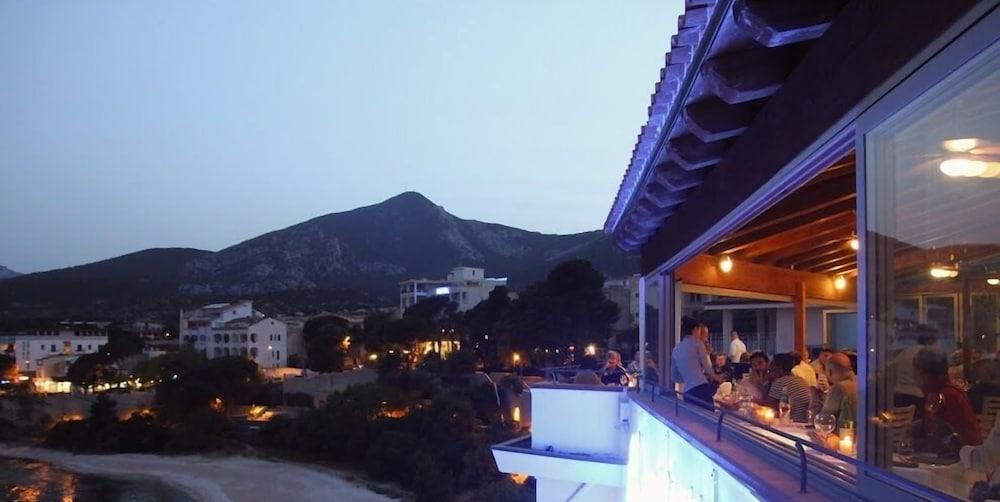 BUE MARINO HOTEL & ROOFTOP BAR