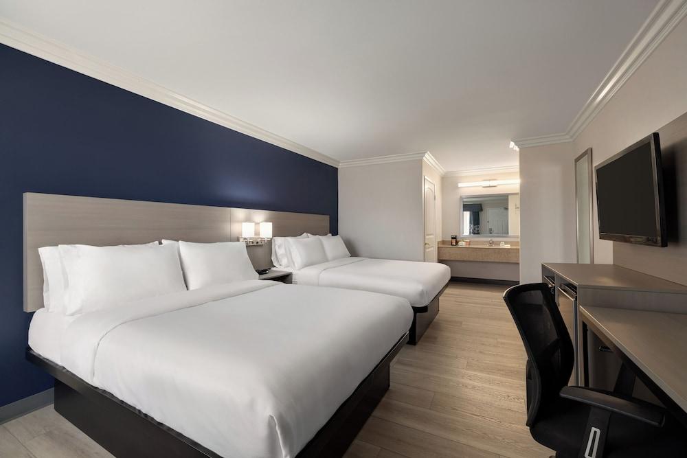 Quality Inn Lake Elsinore I-15