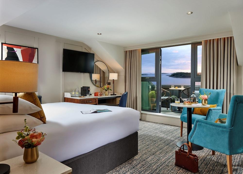 Westport Coast Hotel