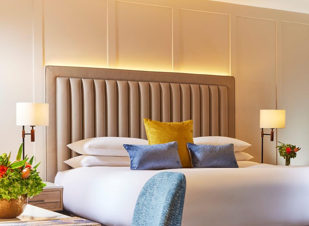 Westport Coast Hotel