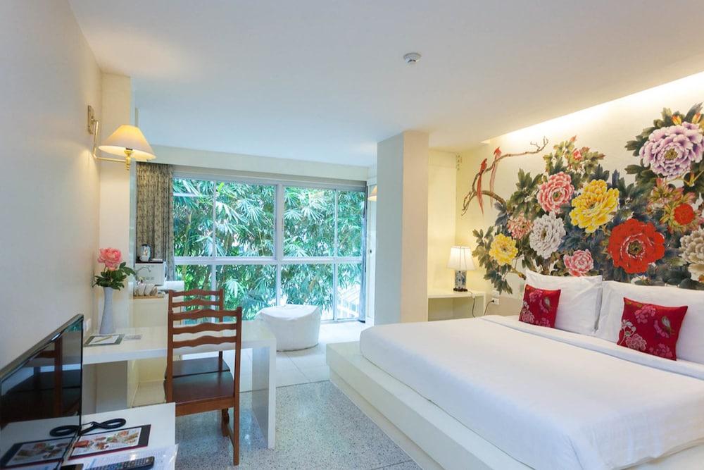 Sino House Phuket Hotel