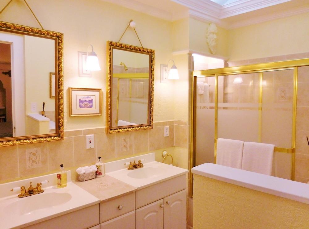 The Cottage Bed & Breakfast