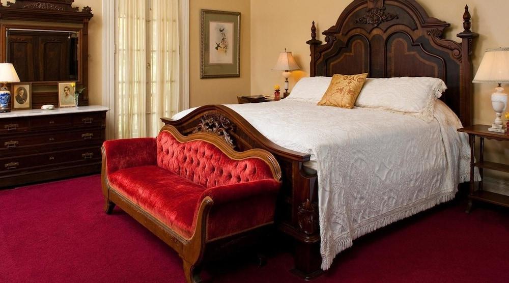 Devereaux Shields House