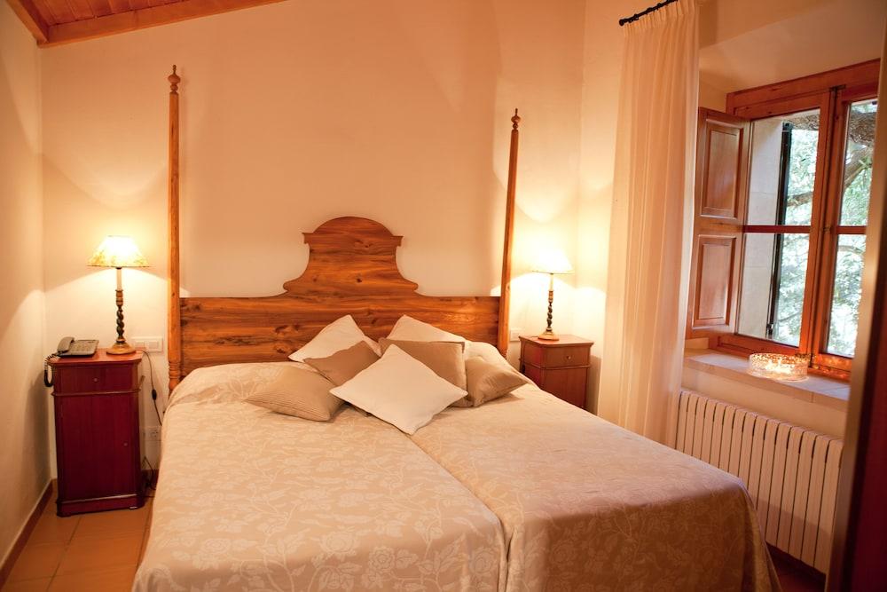 Finca Son Roig by Valentin