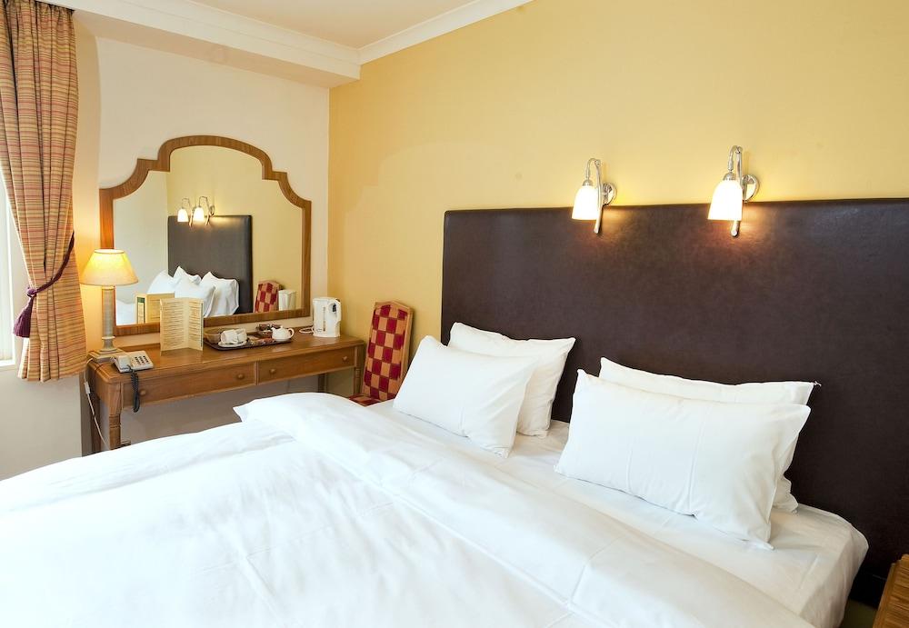 The Roebuck Hotel by Greene King Inns