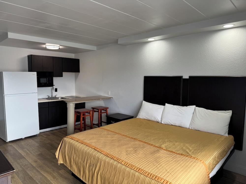 Belmont Inn And Suites