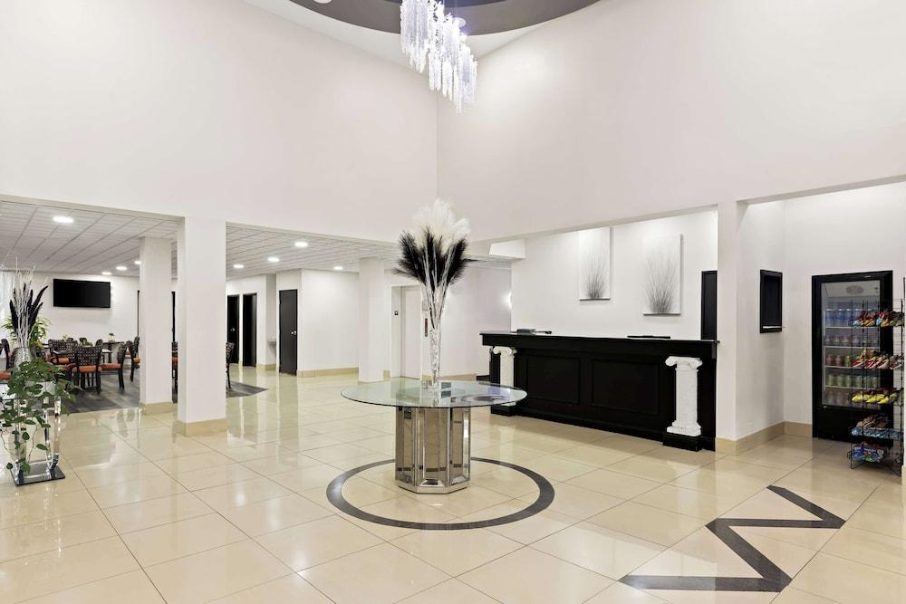 Sonesta Essential Savannah