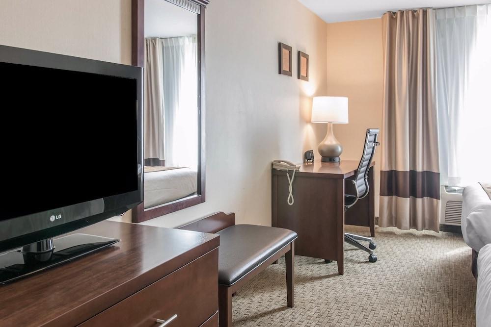 Comfort Suites Wixom - Novi
