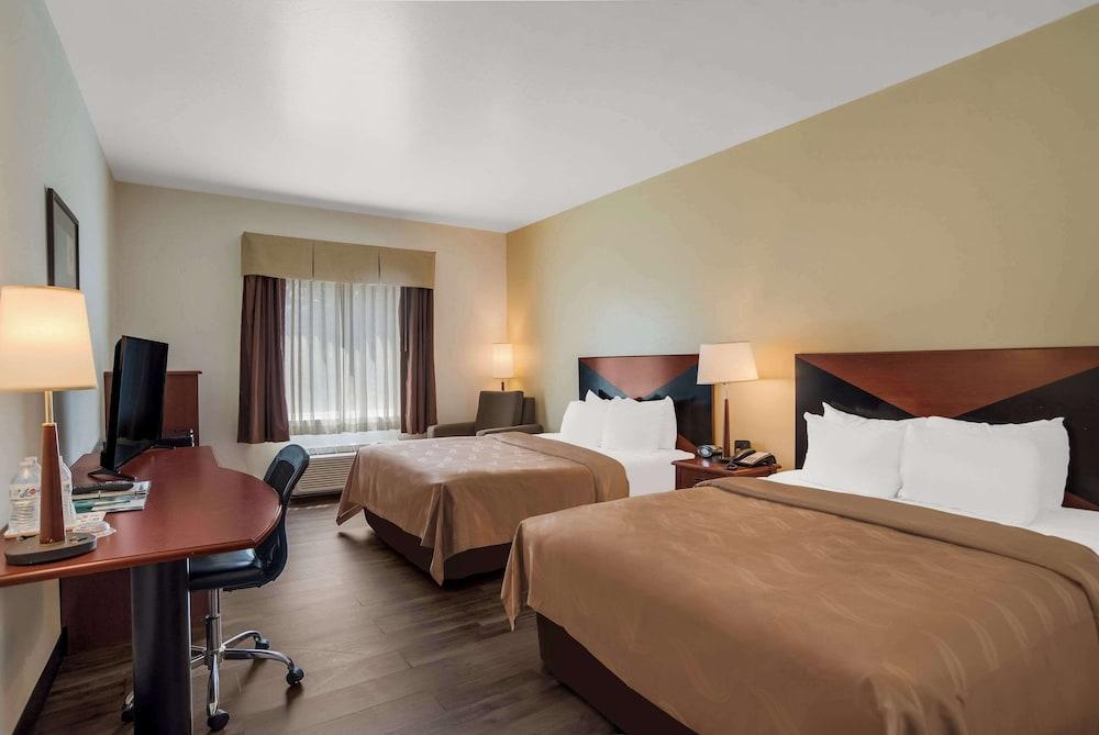 Quality Inn & Suites Chambersburg Northeast