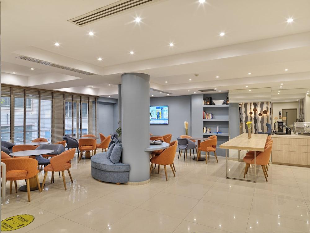 Phidias Piraeus Hotel