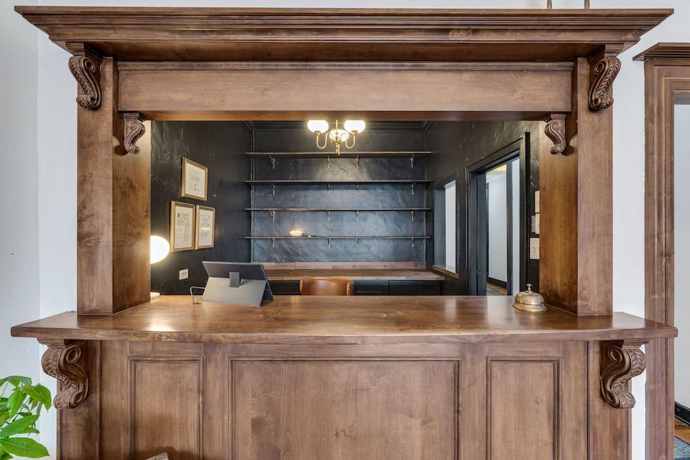 The Historic Grand Canyon Hotel